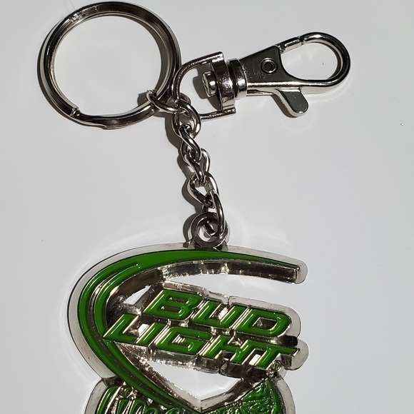 Bud light lime metal lime green keychain Beer promotional - Picture 4 of 5